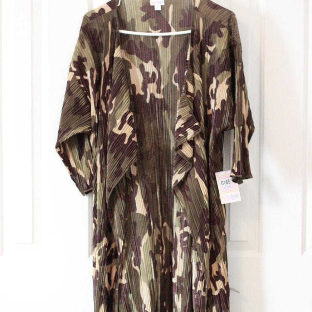 LulaRoe Camo Shirley *Unicorn Alert*